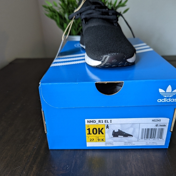 Adidas Shoe for Boys - Picture 9 of 10